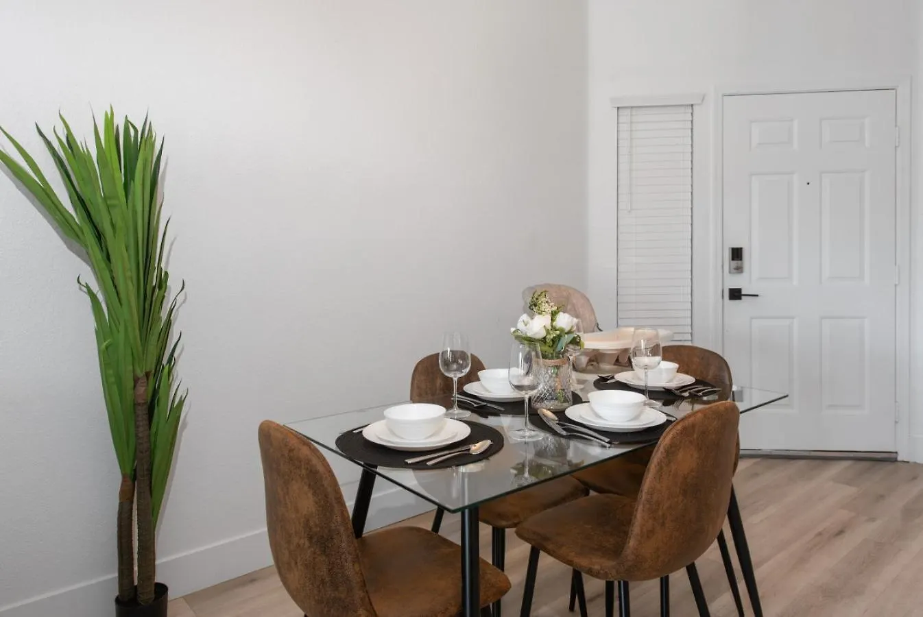 Stylish 2Br-Pool, Yoga Rm, Gym, Cabanas, Bbq,Prkng Scottsdale 0*,  Verenigde Staten